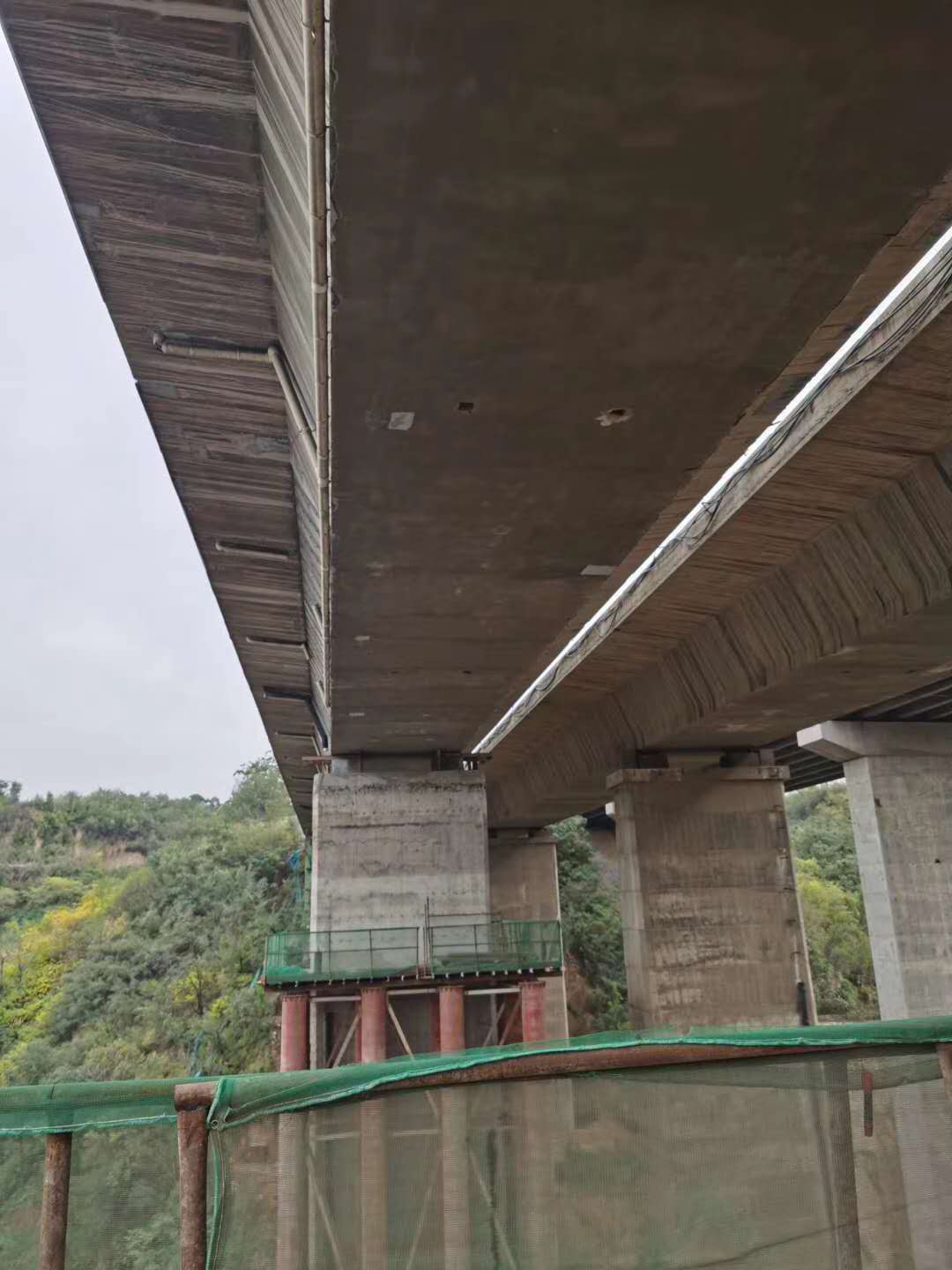 凌源桥梁加固前制定可行设计方案图并用对施工方法
